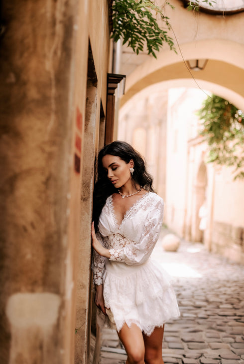 Dress with sleeves